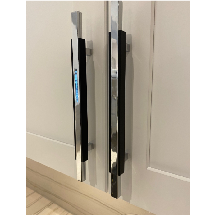 Modern Two Tone Handle - Chrome Base 780