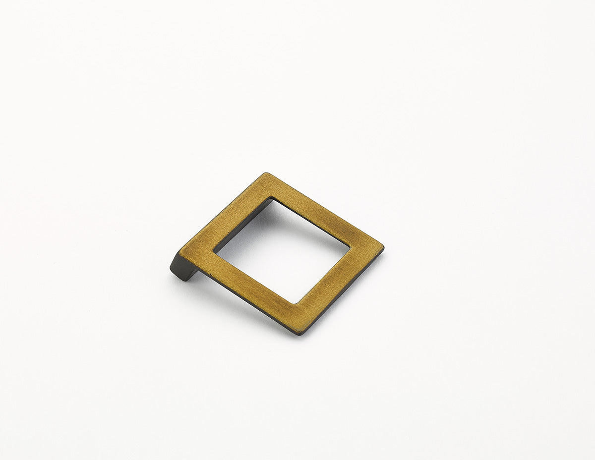 Schaub Cabinet Pull Angled Square - Finestrino Collection