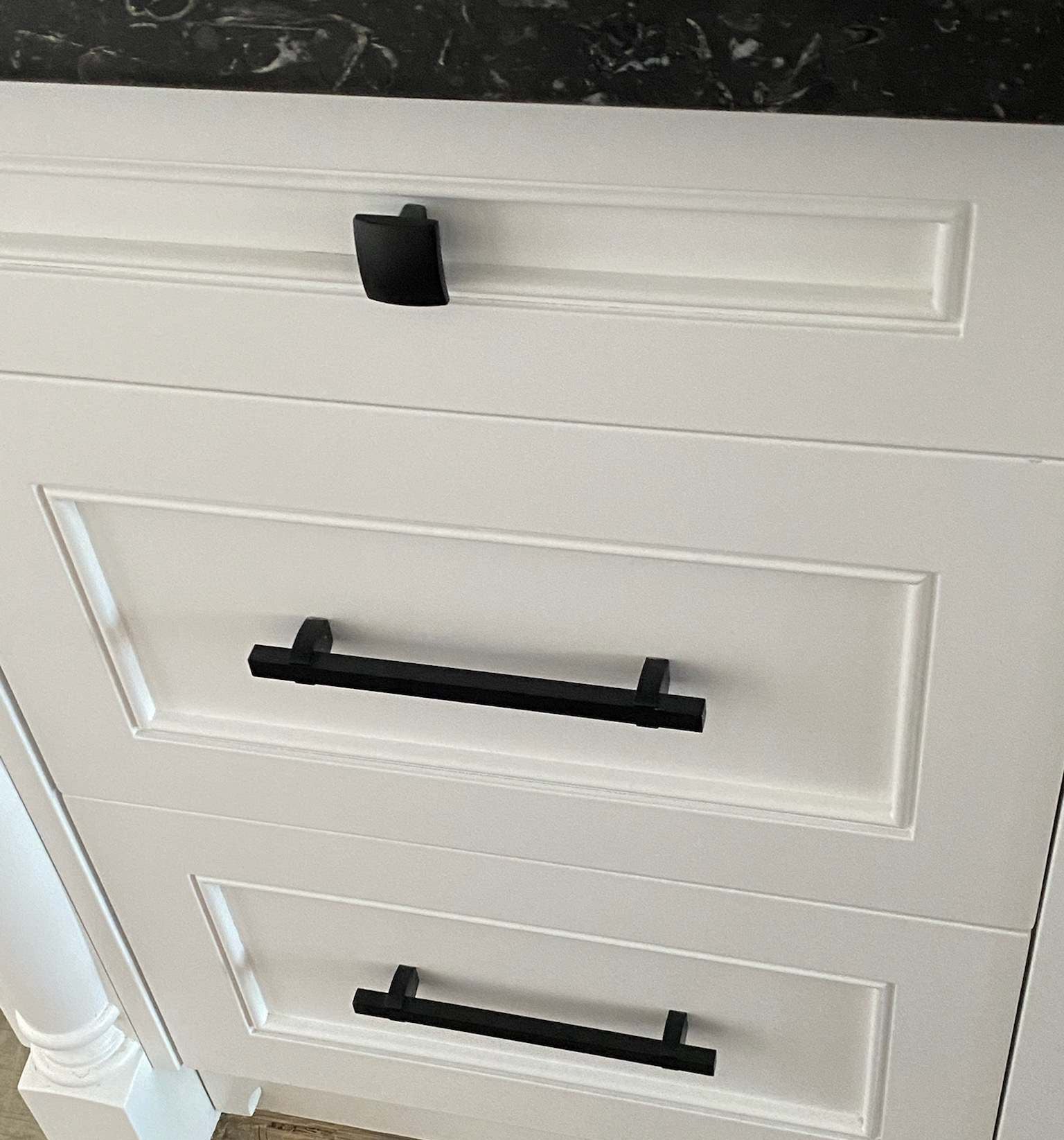 Wide Two Tone Curvy Legged Handle - Matte Black Base 765
