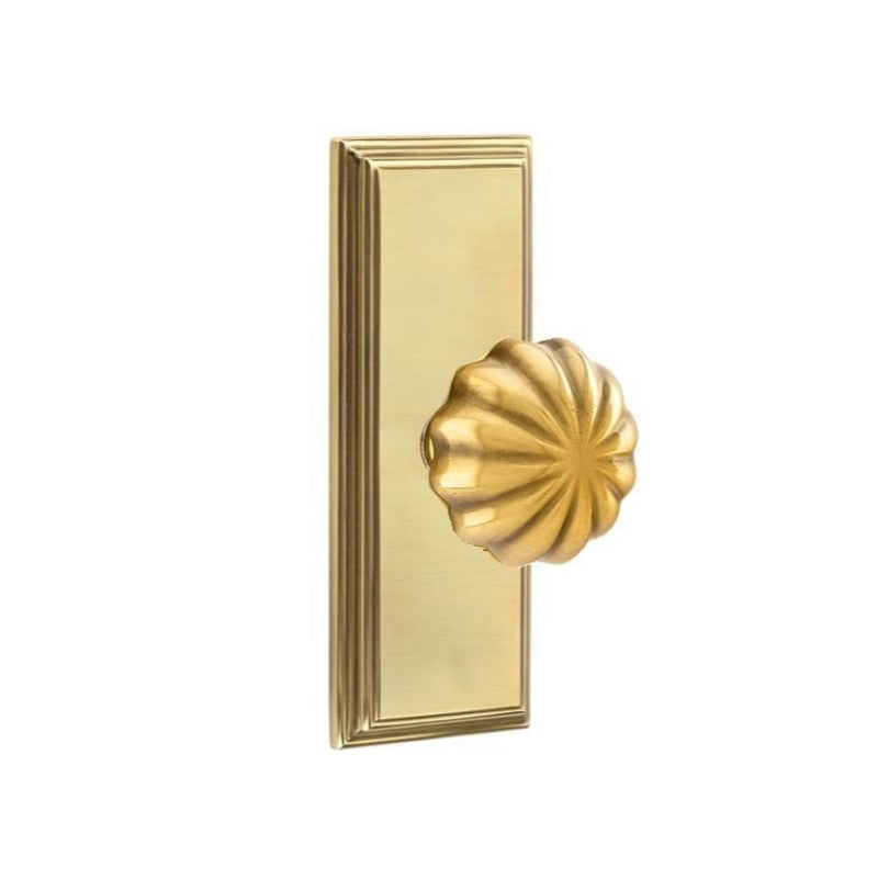 Emtek  Door Handle - Melon Knob 7" Wilshire Sideplate - Classic Brass