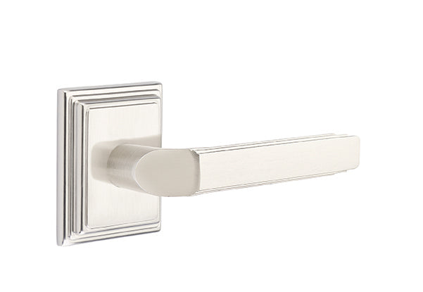 Emtek Milano Lever with Wilshire Rosette - Classic Brass
