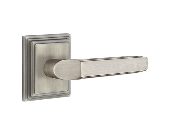 Emtek Milano Lever with Wilshire Rosette - Classic Brass